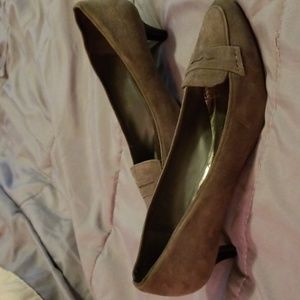 Grey suede "kitten heel" shoes!